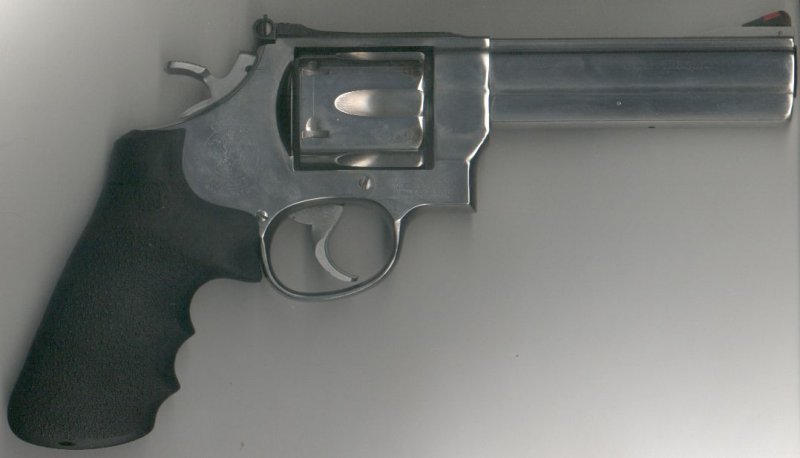 http://icefloe.homeip.net/~joel/guns_/images/SW629_500.jpg